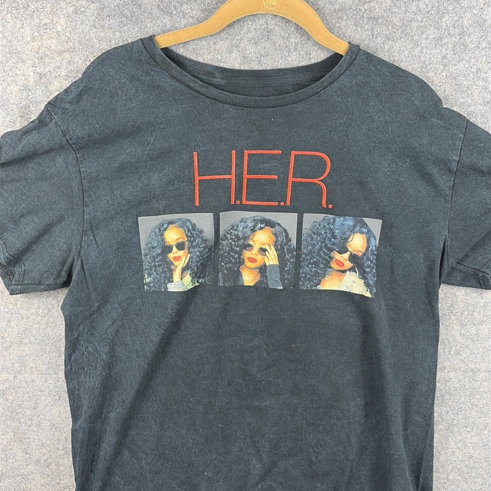 H.E.R. Concert T-Shirt Womens Large Black Acid Wash Sold Out Tour Merch Band Tee - Picture 3 of 7